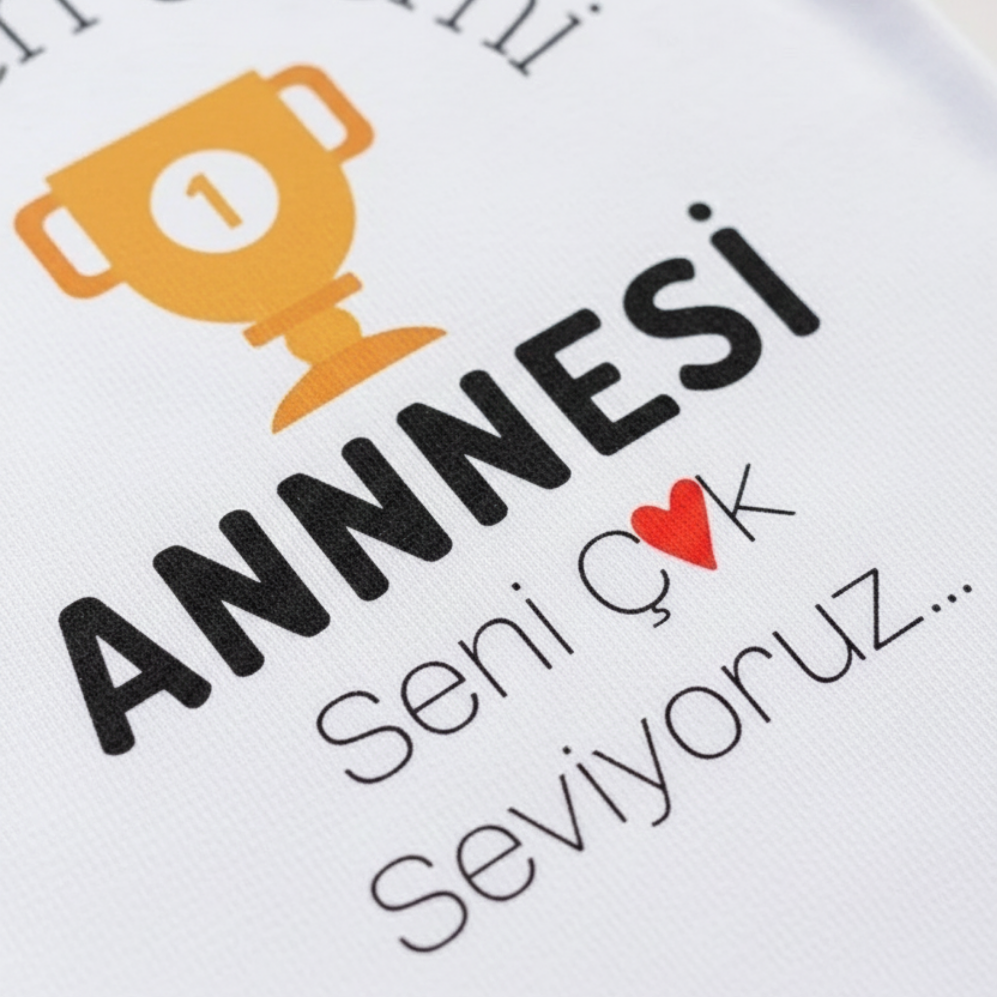 Yeni Anne Bebek Zıbını, %100 Organik Pamuk, Yılın En Acemi Annesi Temalı, Beyaz, Esprili Anneler Günü Hediyesi, Özel Baskılı